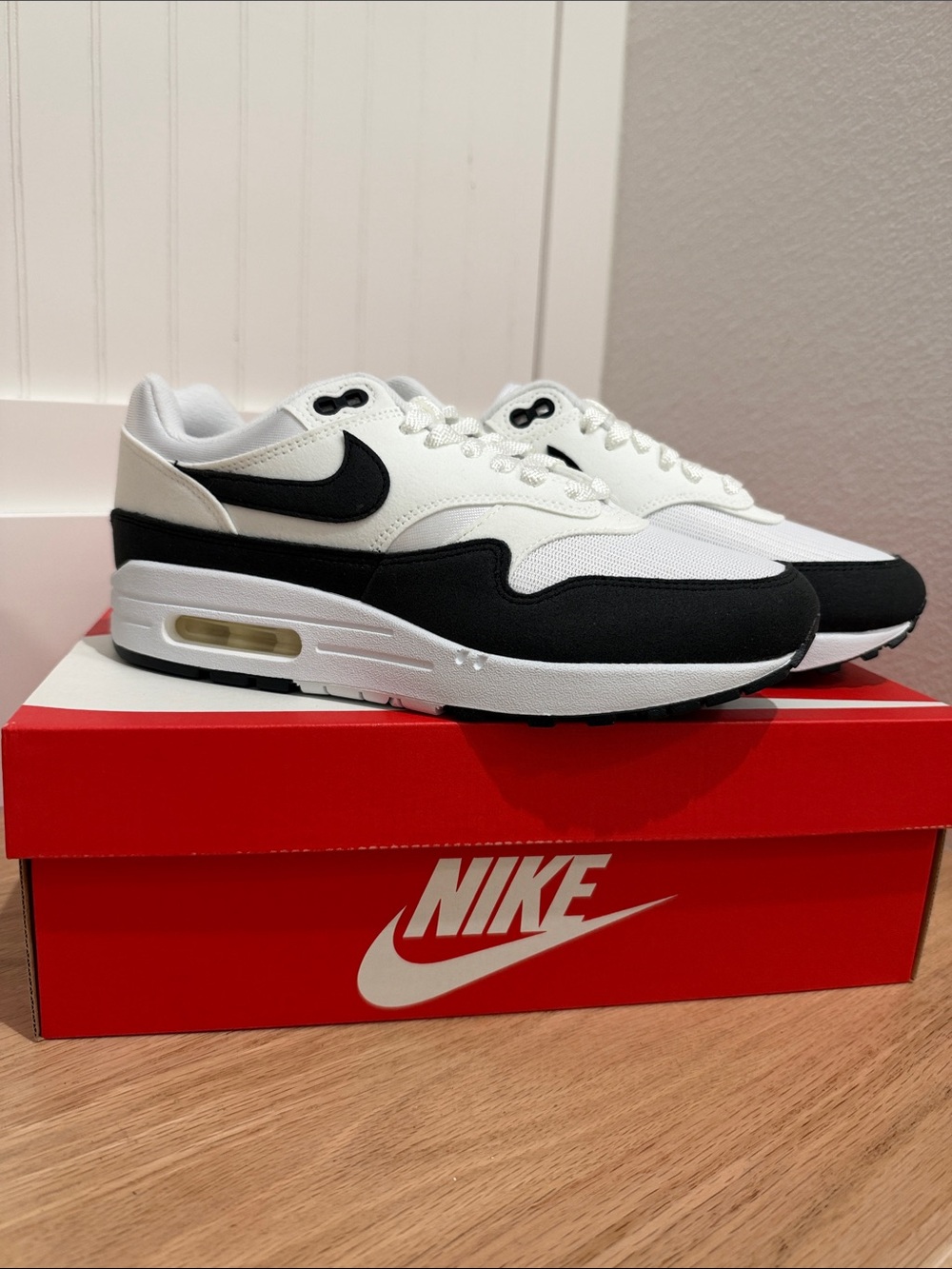 Nike Women's Black and White Low-Top Air Max 1 Sneakers